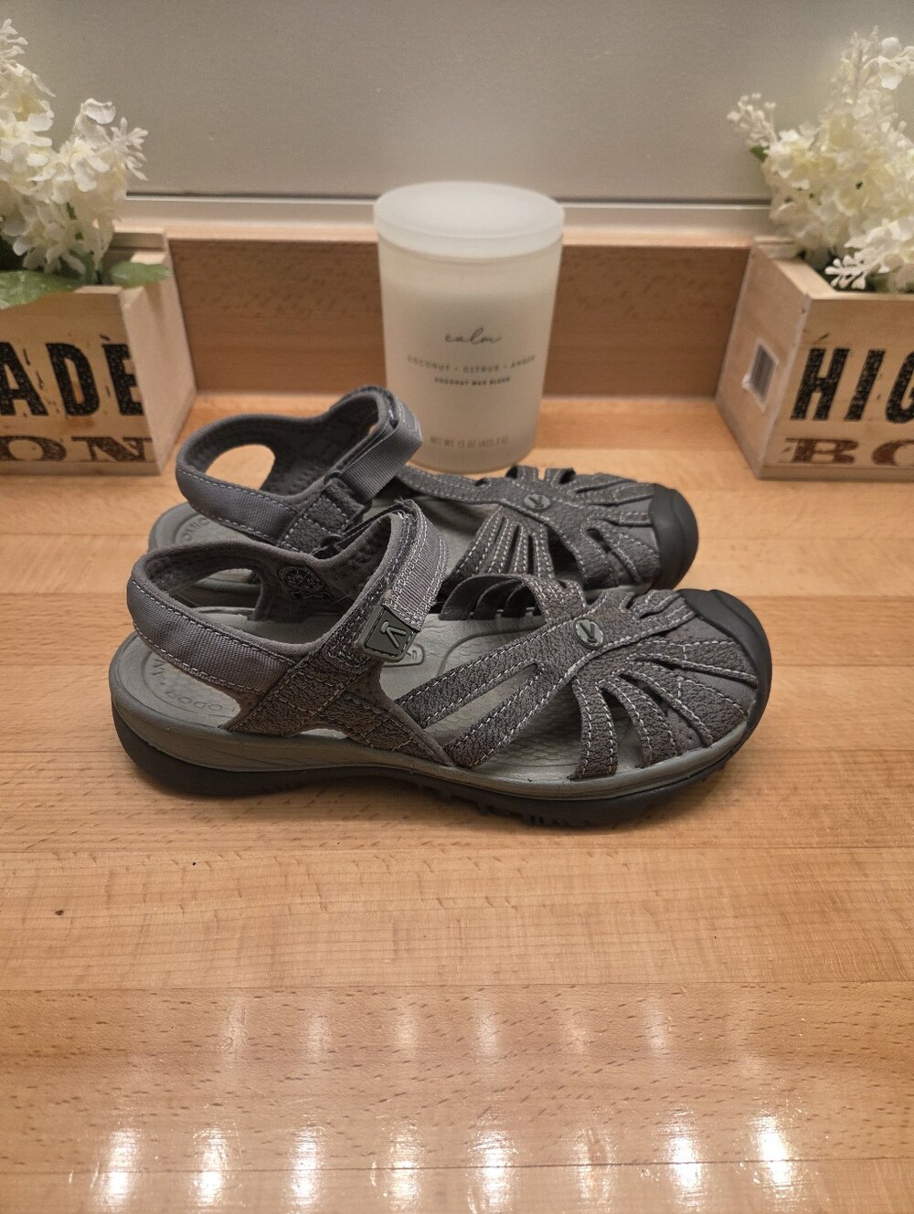 KEEN Women's Rose Sandals Gray Outdoor Casual Shoes Size 7